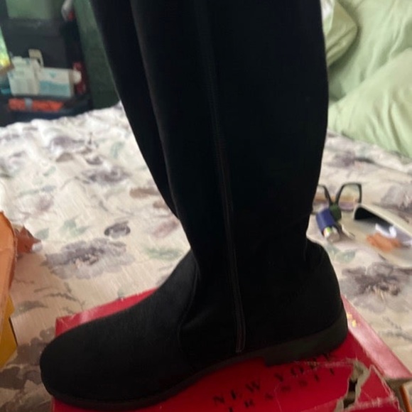 New in the box - Picture 4 of 11